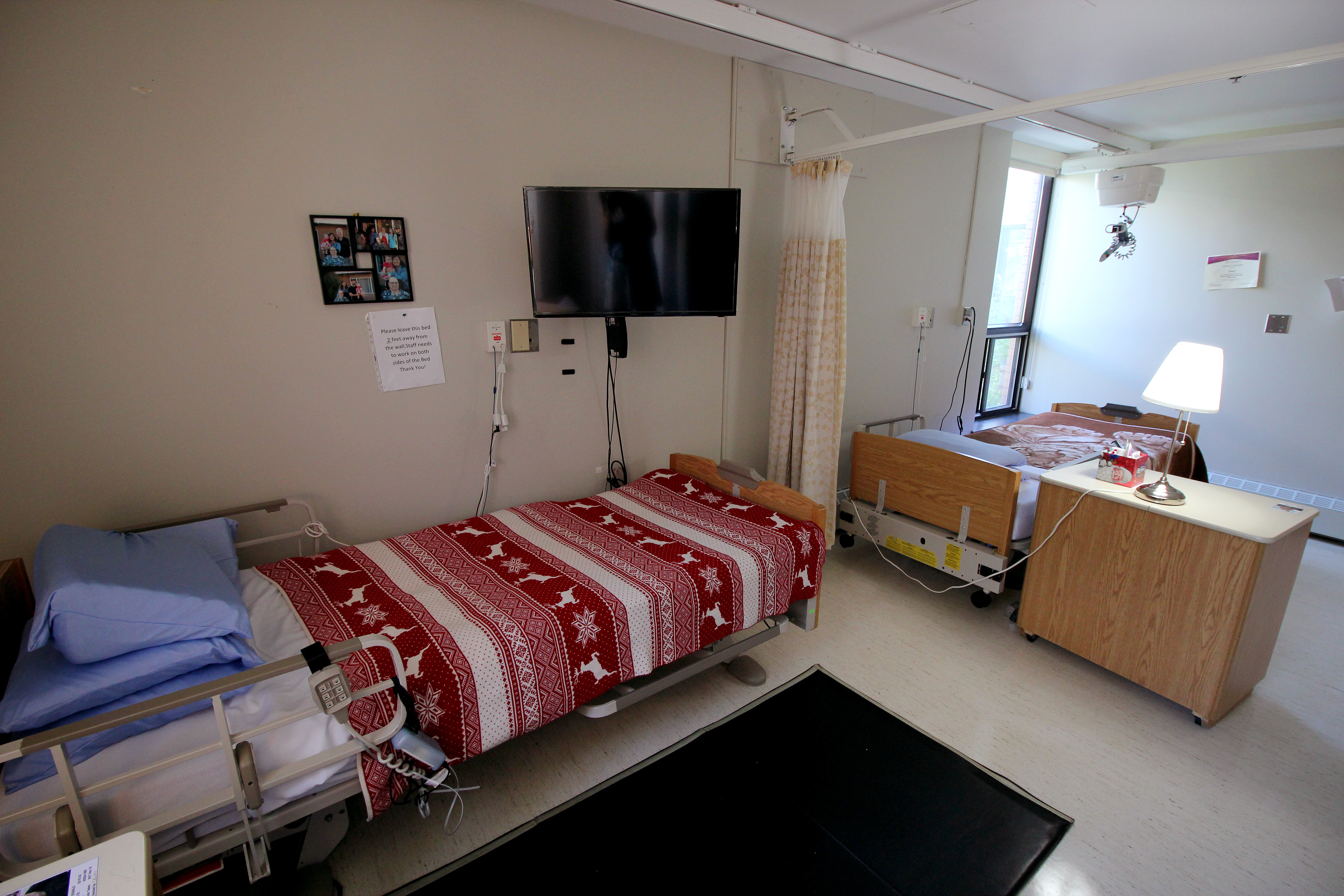 sarcee-resident-room2160